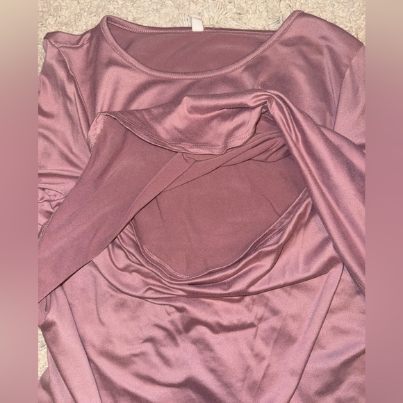 Bundle - Breastfeeding Friendly Tops - Medium - Picture 6 of 8